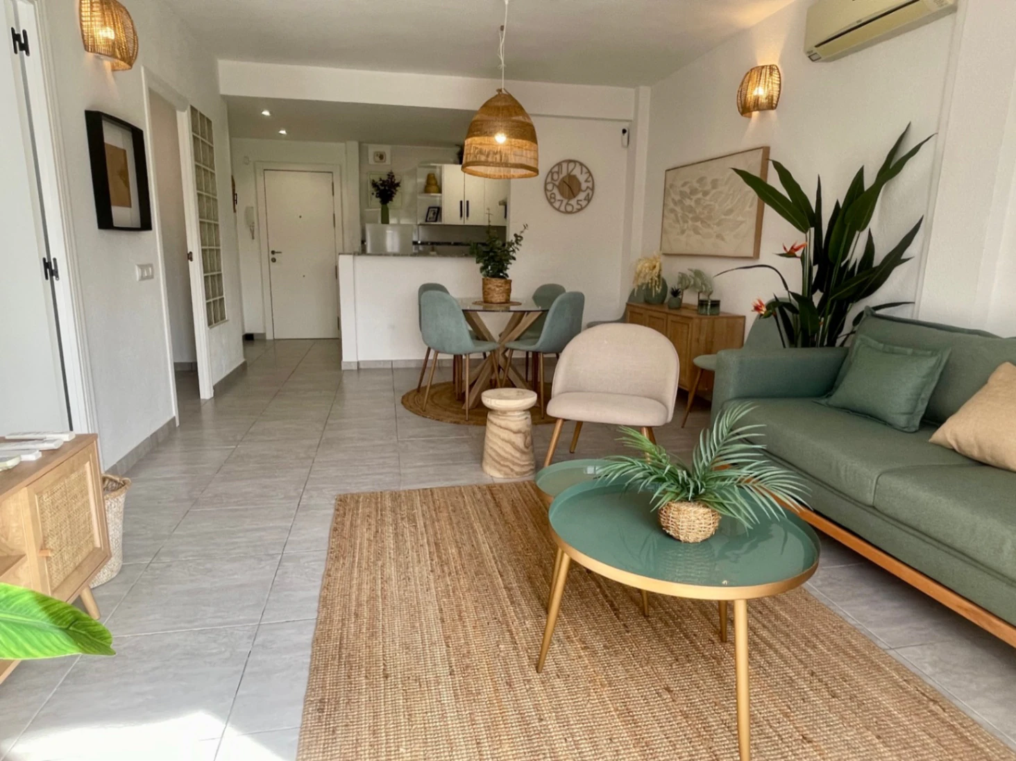 APARTAMENTO EN MORAIRA CON BALCON DE 14m2
