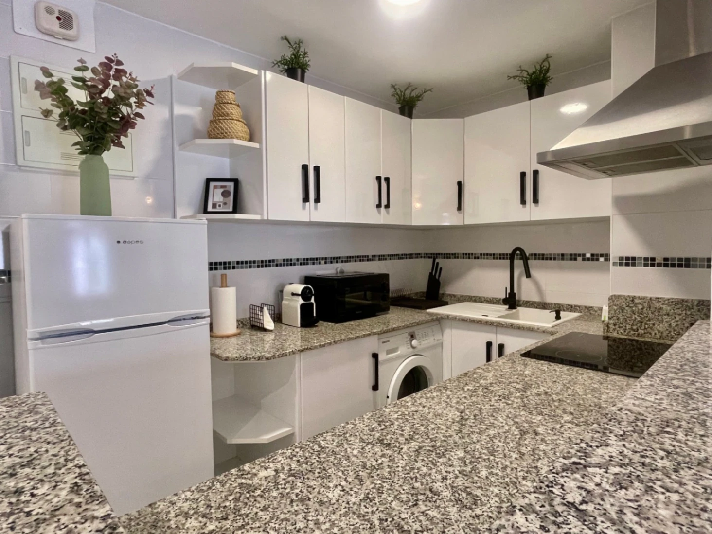 APARTAMENTO EN MORAIRA CON BALCON DE 14m2