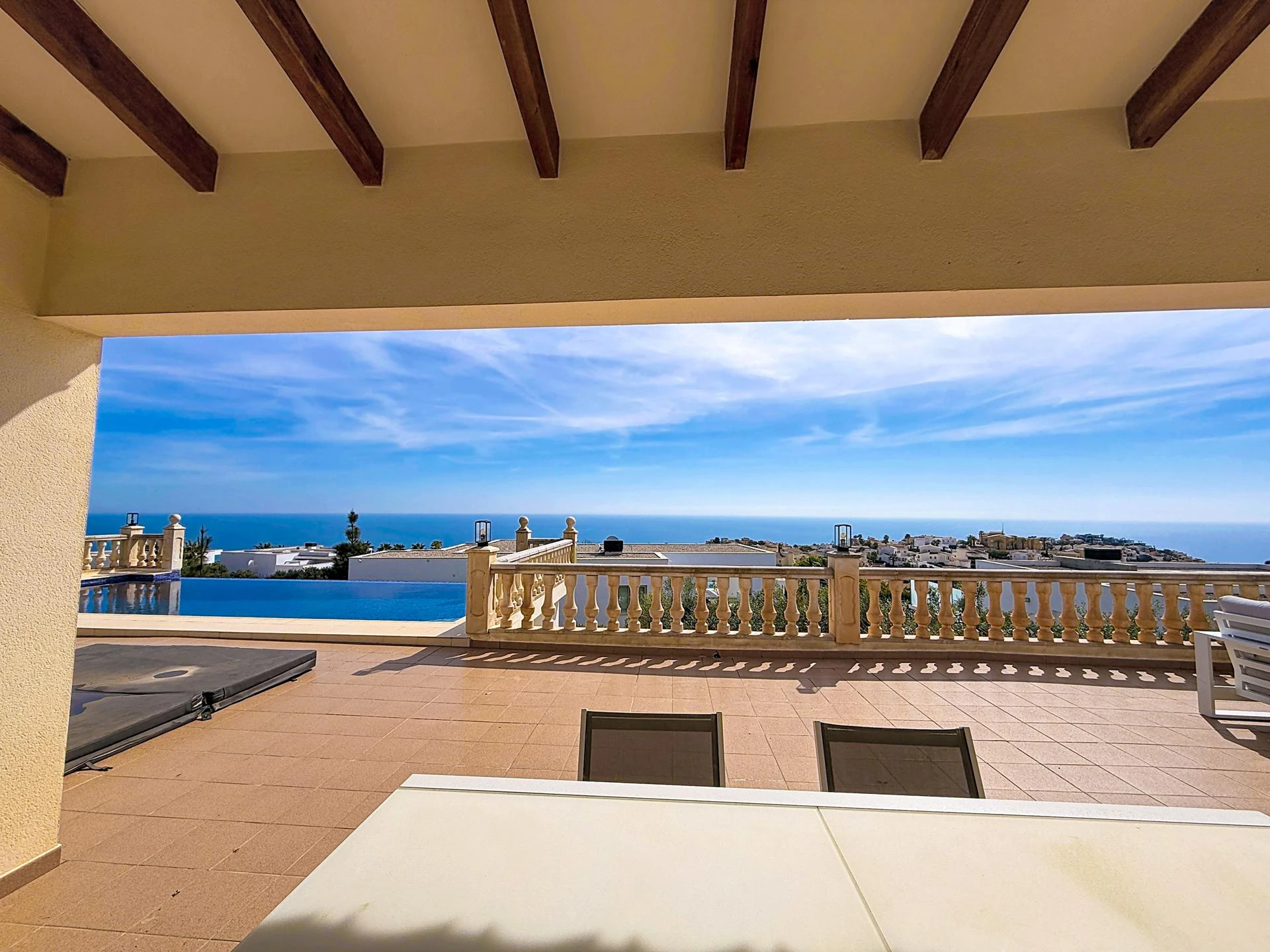 Cumbre del Sol, Villa con vistas al mar