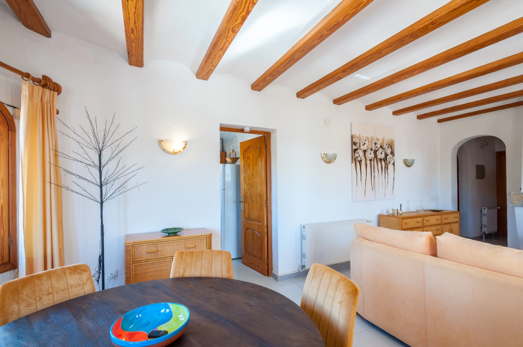 Villa mediterránea orientada al suroeste en Benissa cerca del campo de golf San Jaime.