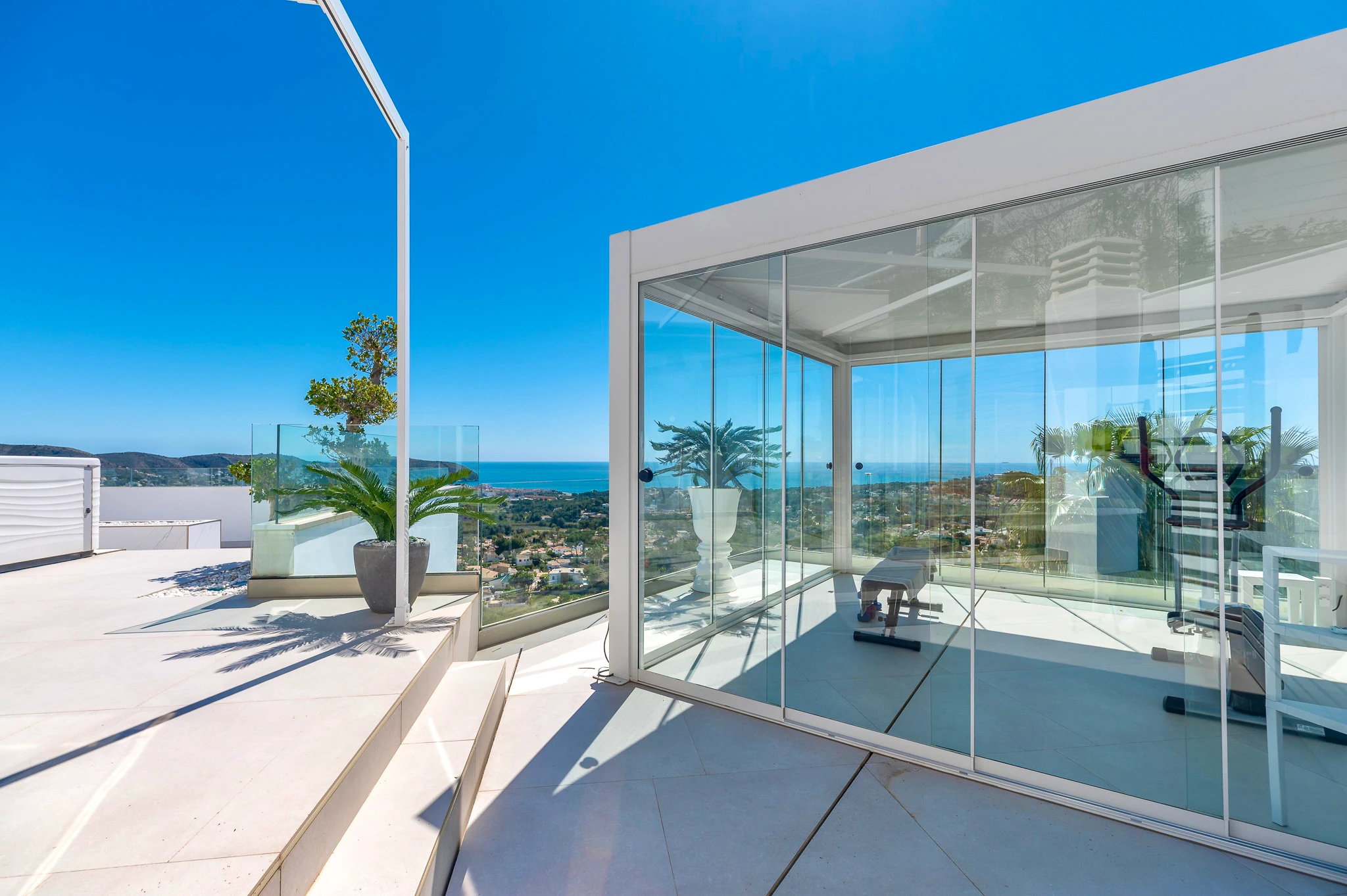 Excepcional Villa de Lujo en Moraira – Donde el Diseño, la Tecnología y las Vistas al Mar se Unen