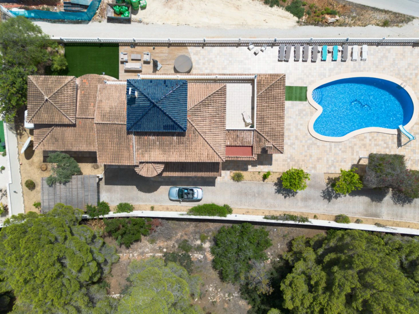 Gran villa elegante con vistas al mar en venta en Moraira