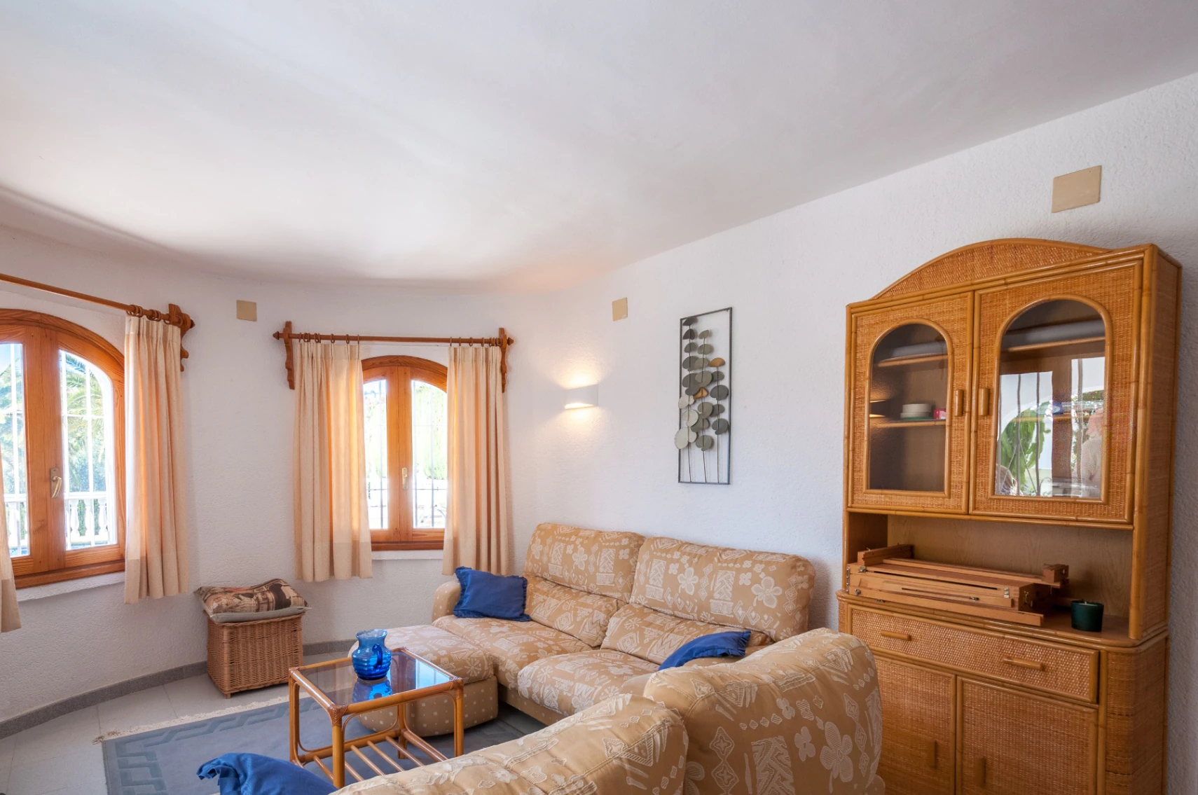 Villa mediterránea orientada al suroeste en Benissa cerca del campo de golf San Jaime.