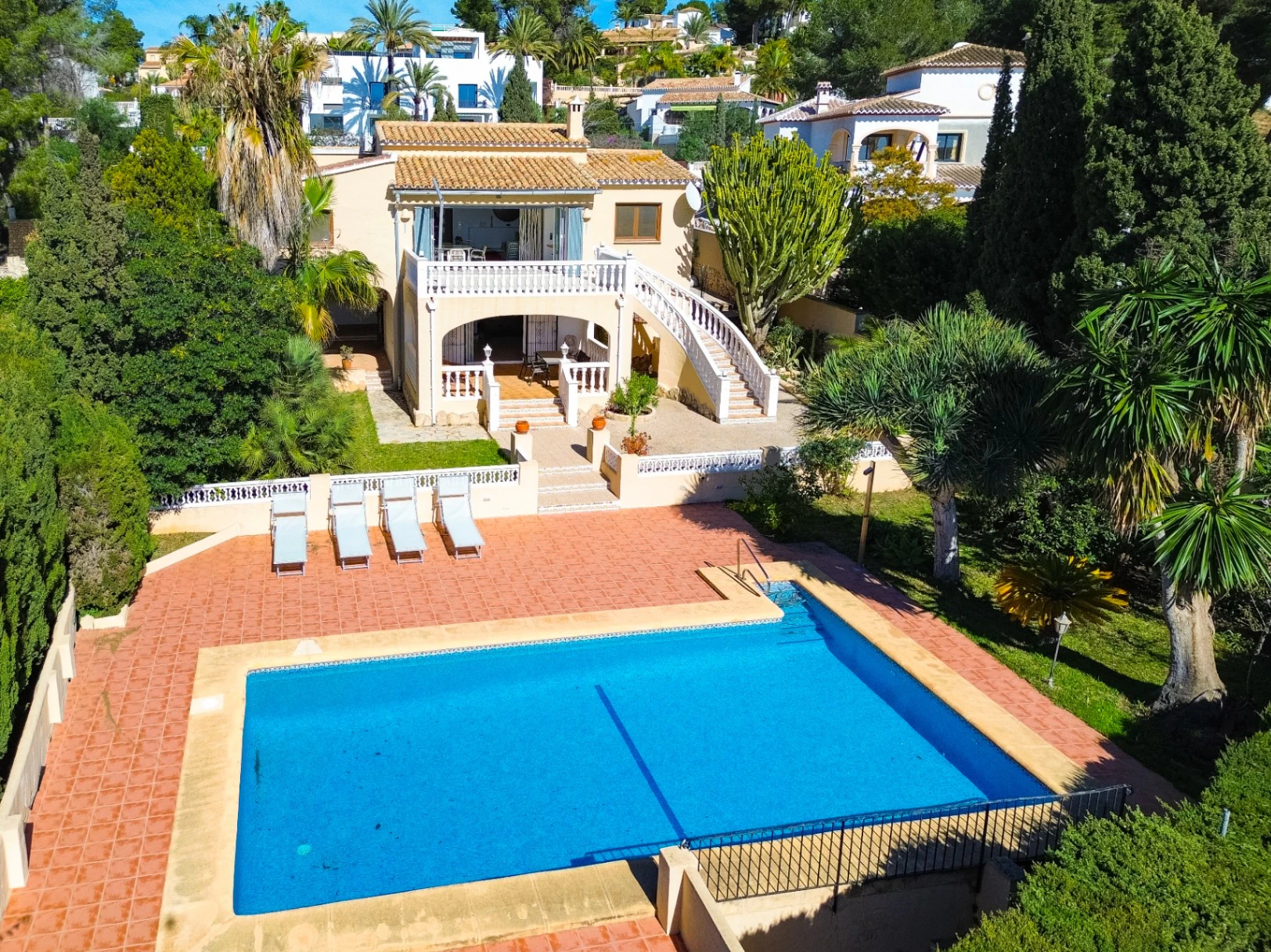 Villa con Vista al Mar en Venta en Moraira a Poca Distancia del Centro