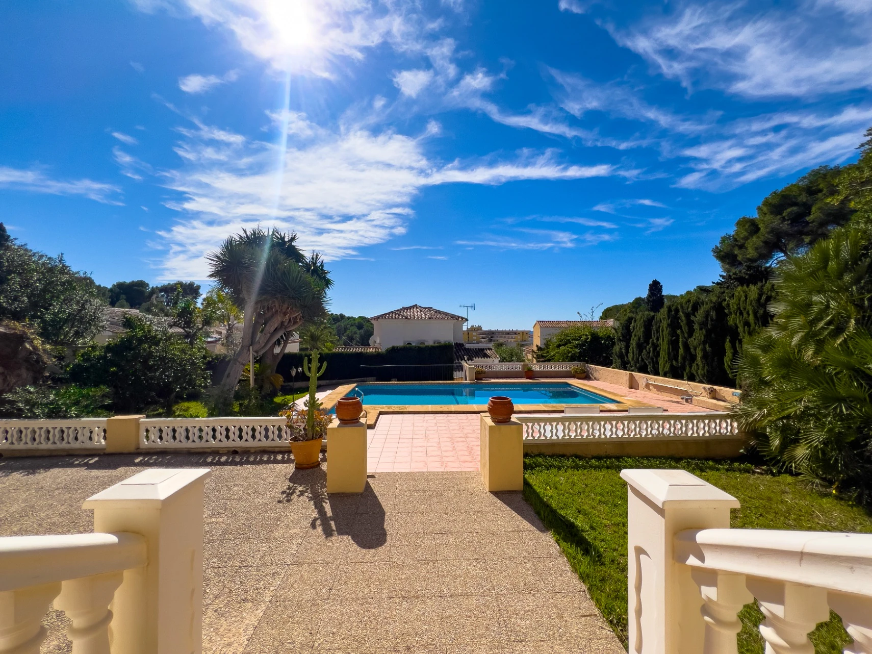 Villa con Vista al Mar en Venta en Moraira a Poca Distancia del Centro