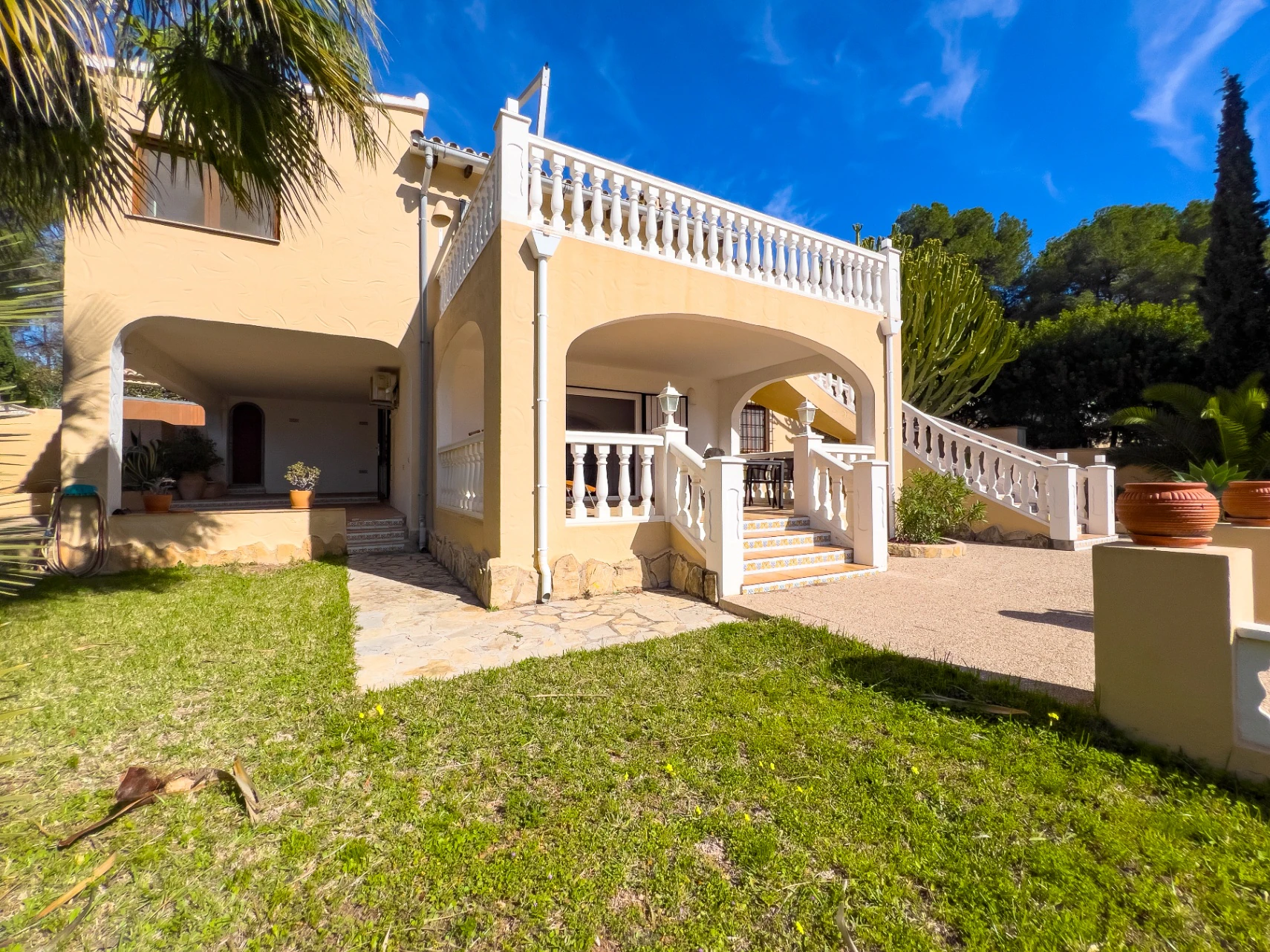 Villa con Vista al Mar en Venta en Moraira a Poca Distancia del Centro