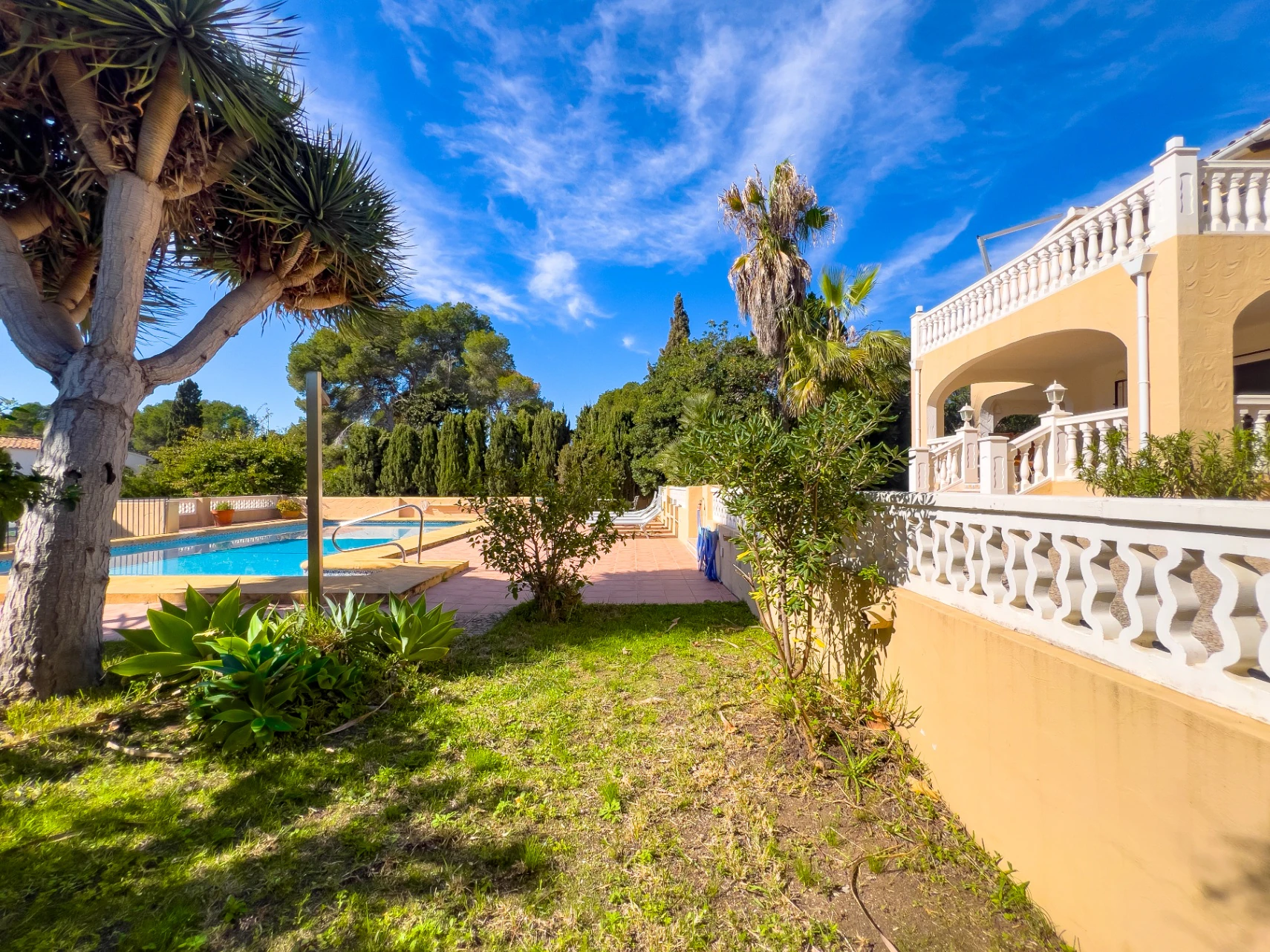 Villa con Vista al Mar en Venta en Moraira a Poca Distancia del Centro
