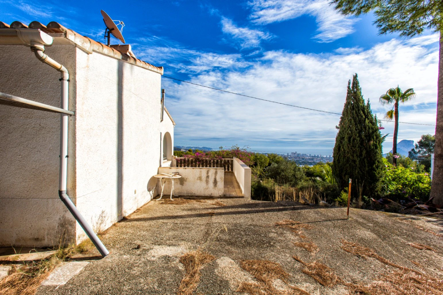 Meerblick Villa und extra Grundstück in Calpe zu verkaufen