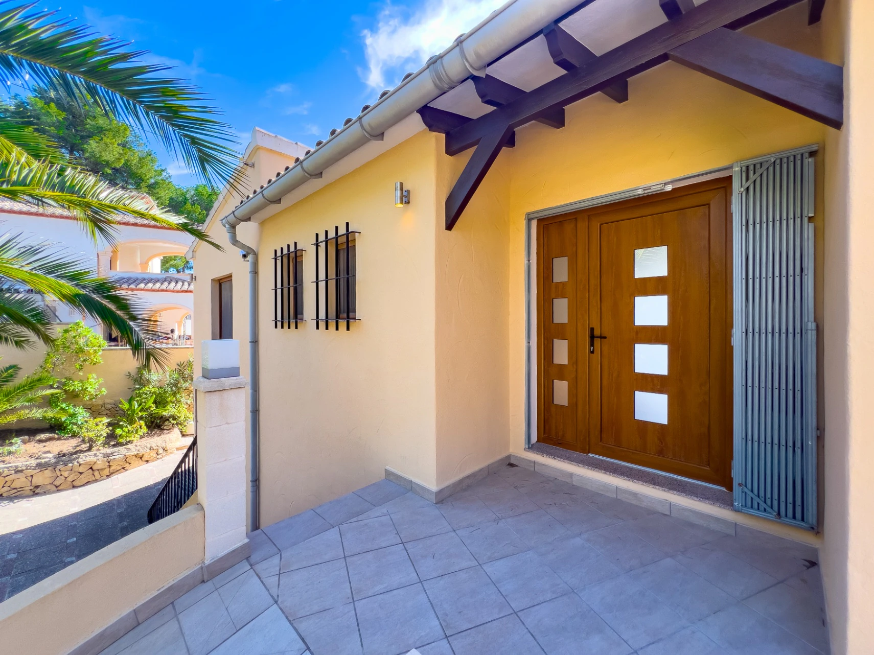 Villa con Vista al Mar en Venta en Moraira a Poca Distancia del Centro