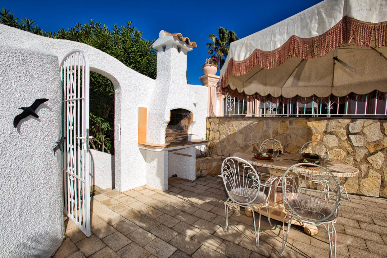 Villa tradicional con vistas al mar en venta en Benissa