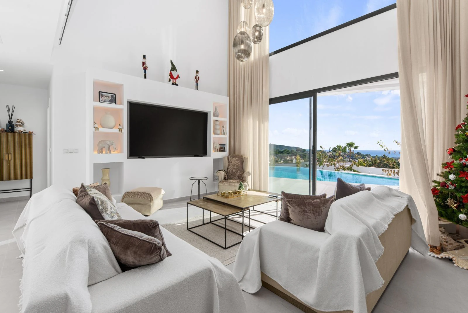 Impresionante villa moderna con vistas al mar y lujo total