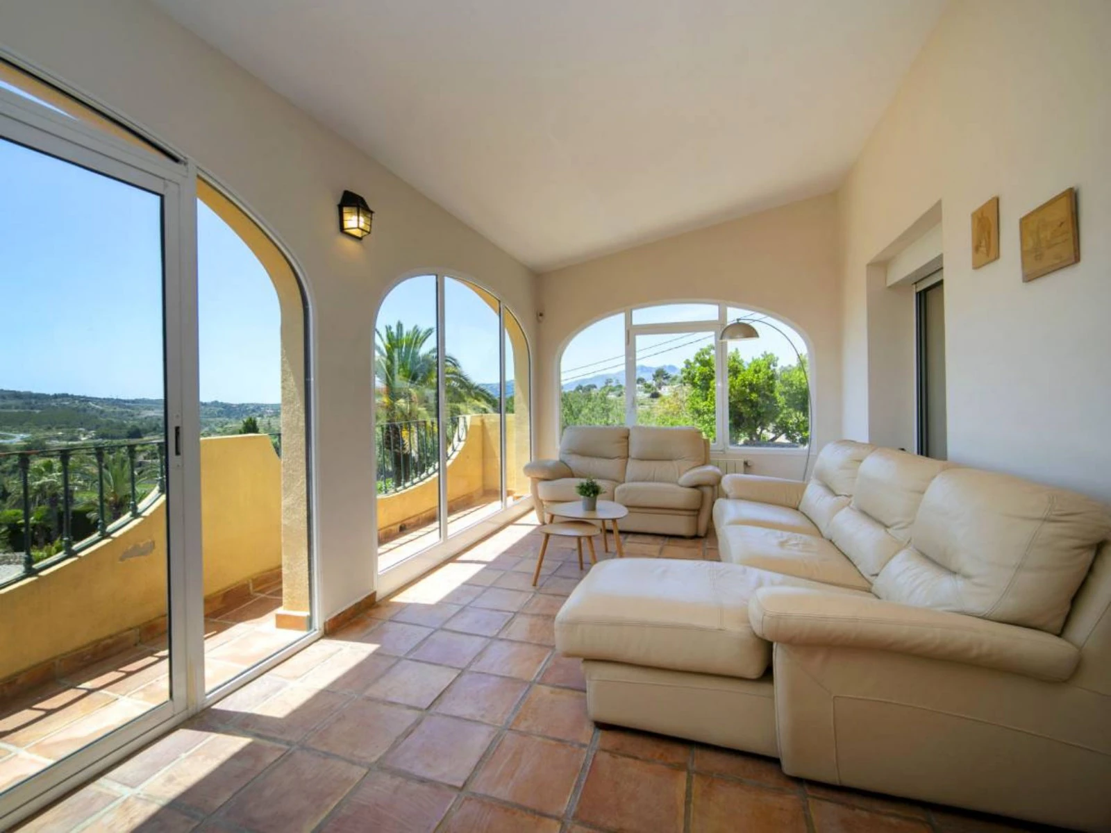 Chalet en venta de 4 dormitorios y piscina en Benissa, Alicante