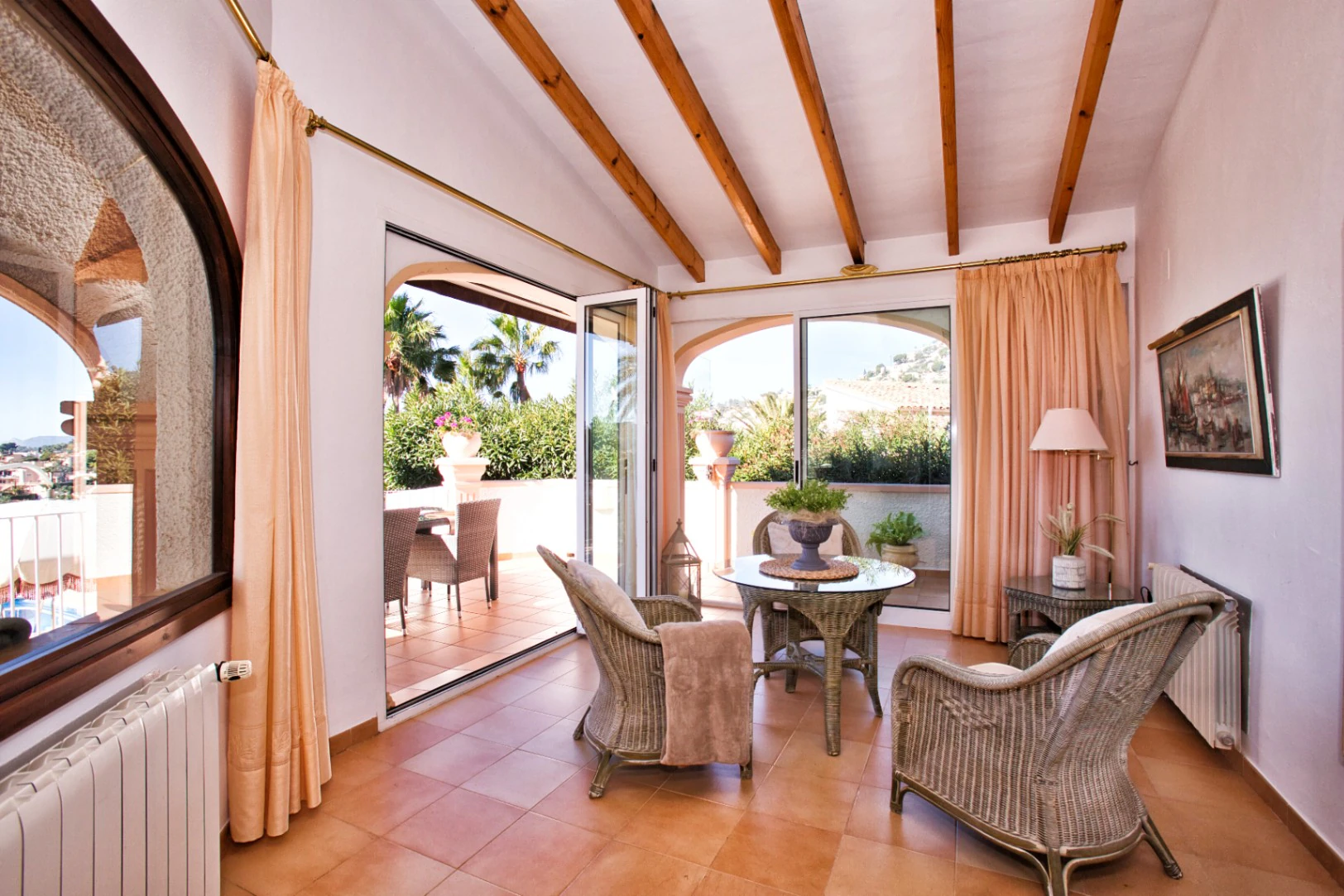 Villa tradicional con vistas al mar en venta en Benissa
