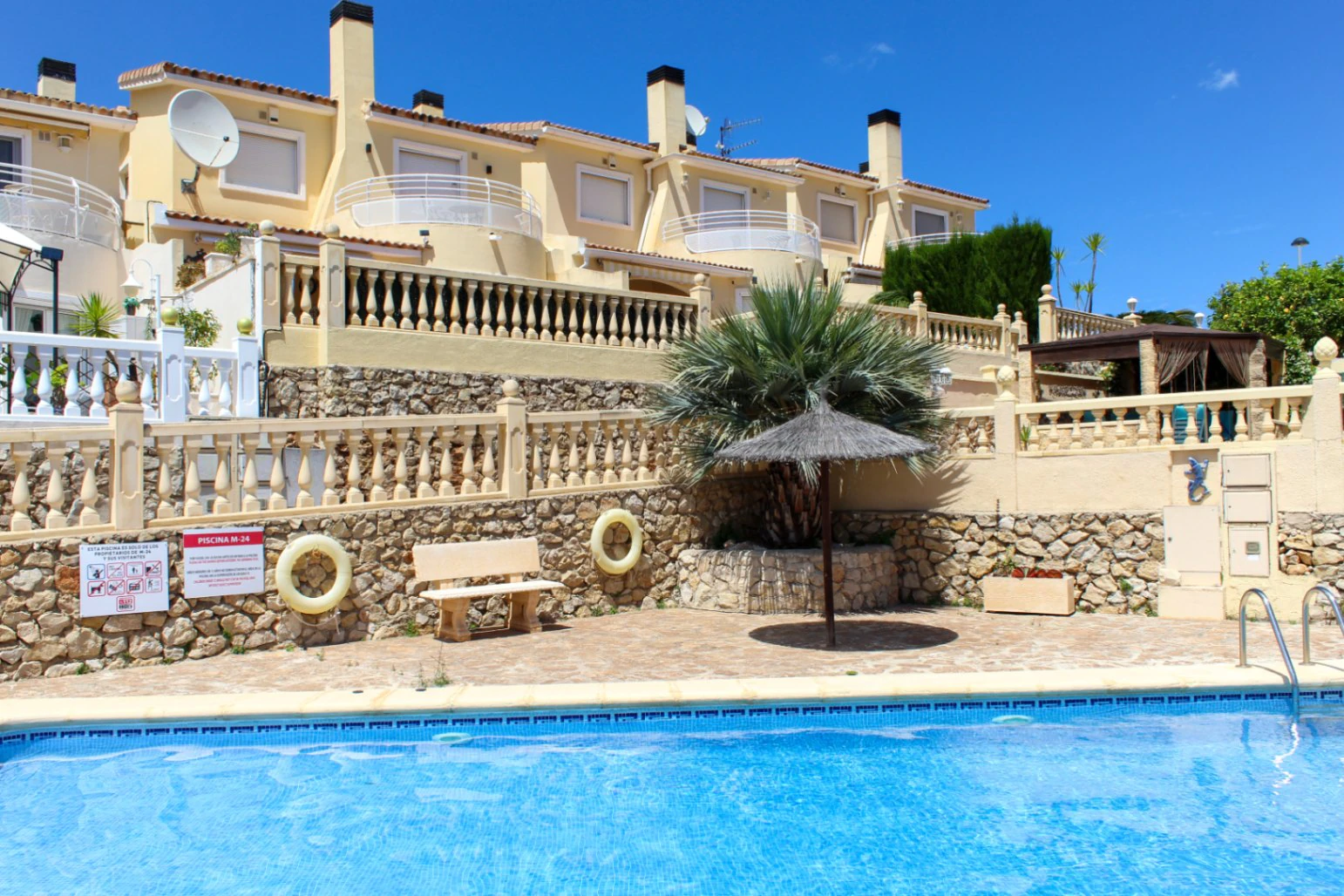Villa adosada en venta en Gata de Gorgos