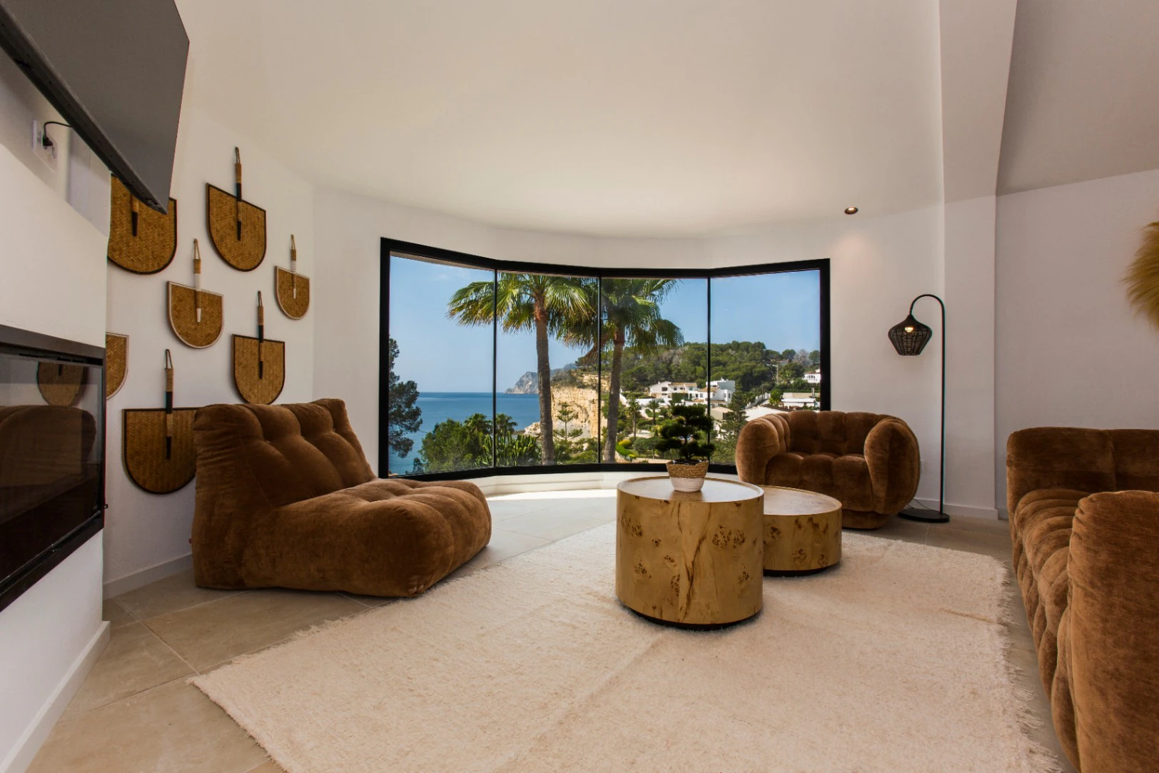 Villa renovada con vistas al mar en venta en Benissa