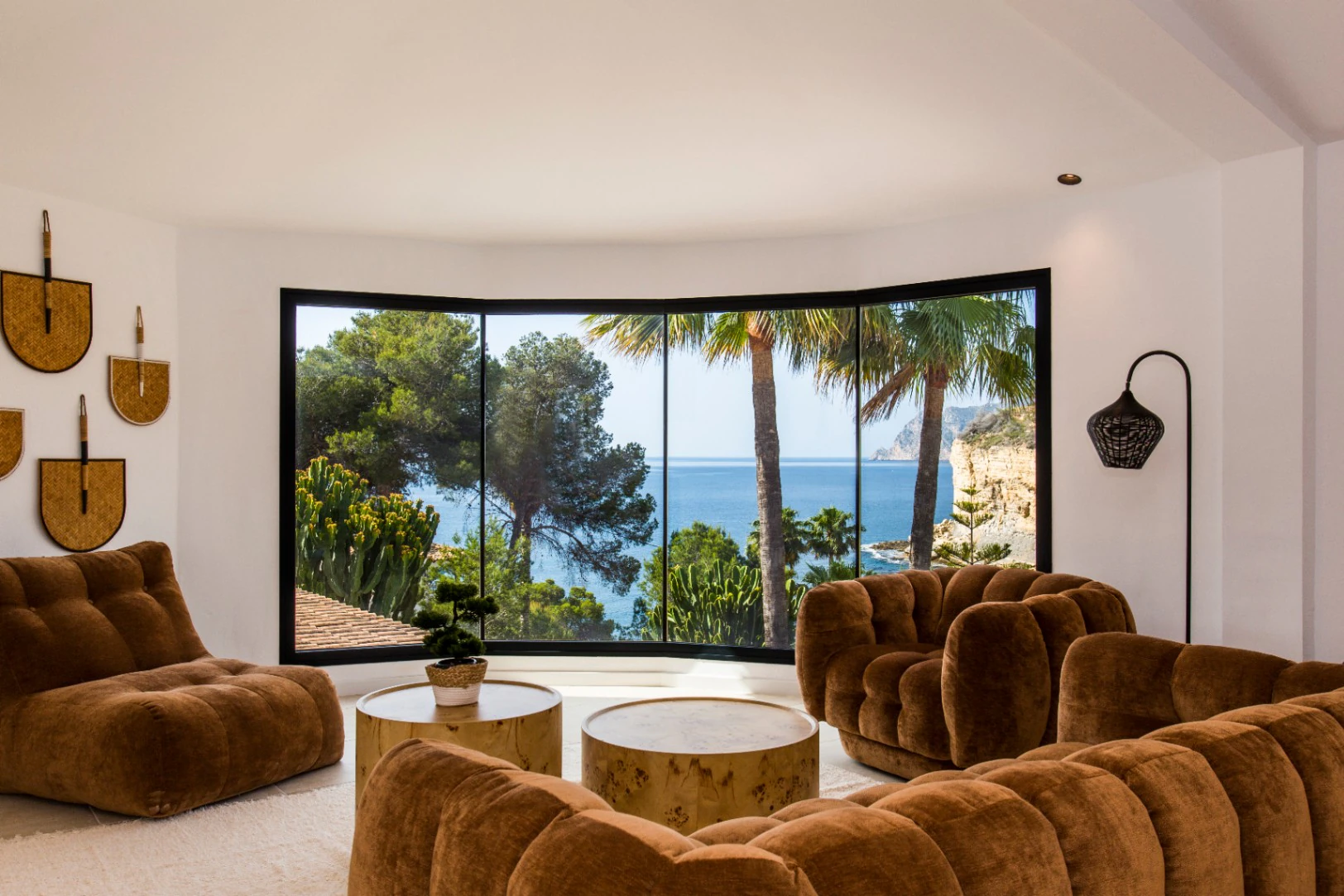 Villa renovada con vistas al mar en venta en Benissa