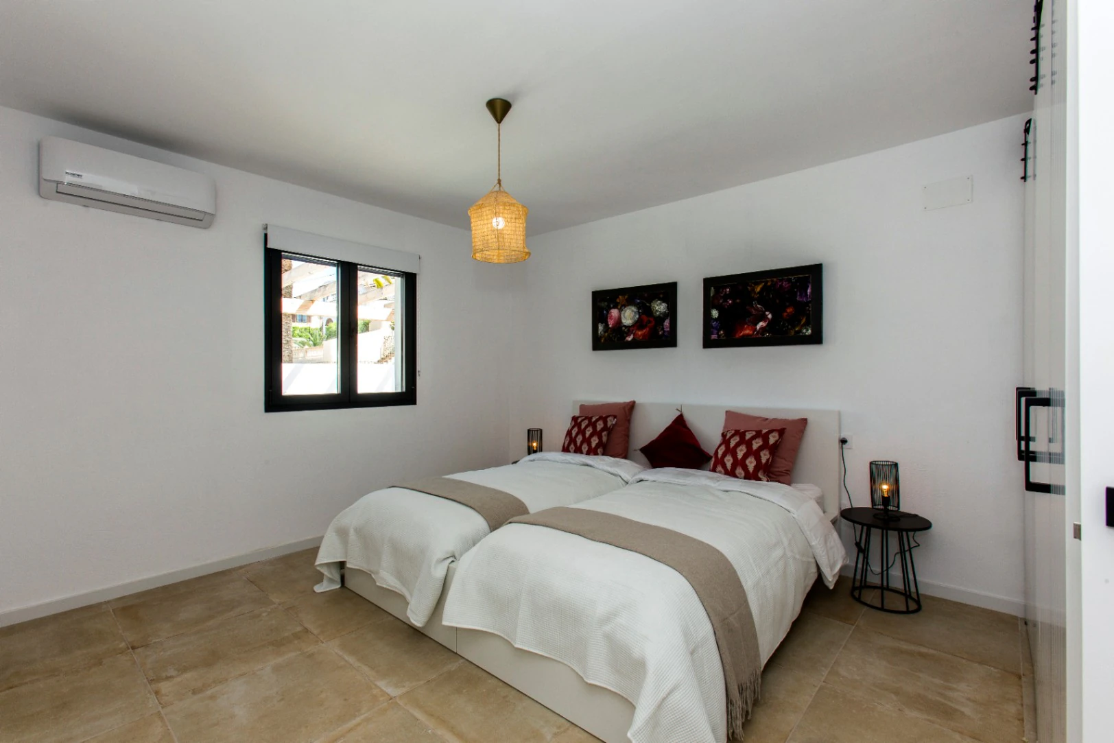 Villa renovada con vistas al mar en venta en Benissa