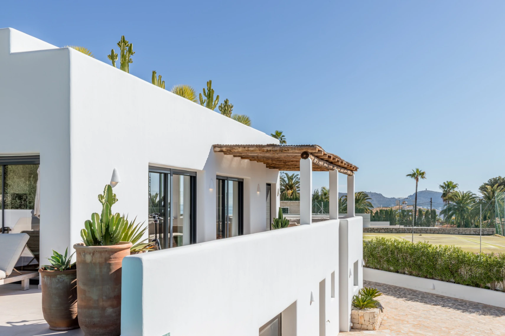 Ibiza Style Luxury Villa in Moraira — Mediterranean Elegance Just 1 km from the Sea