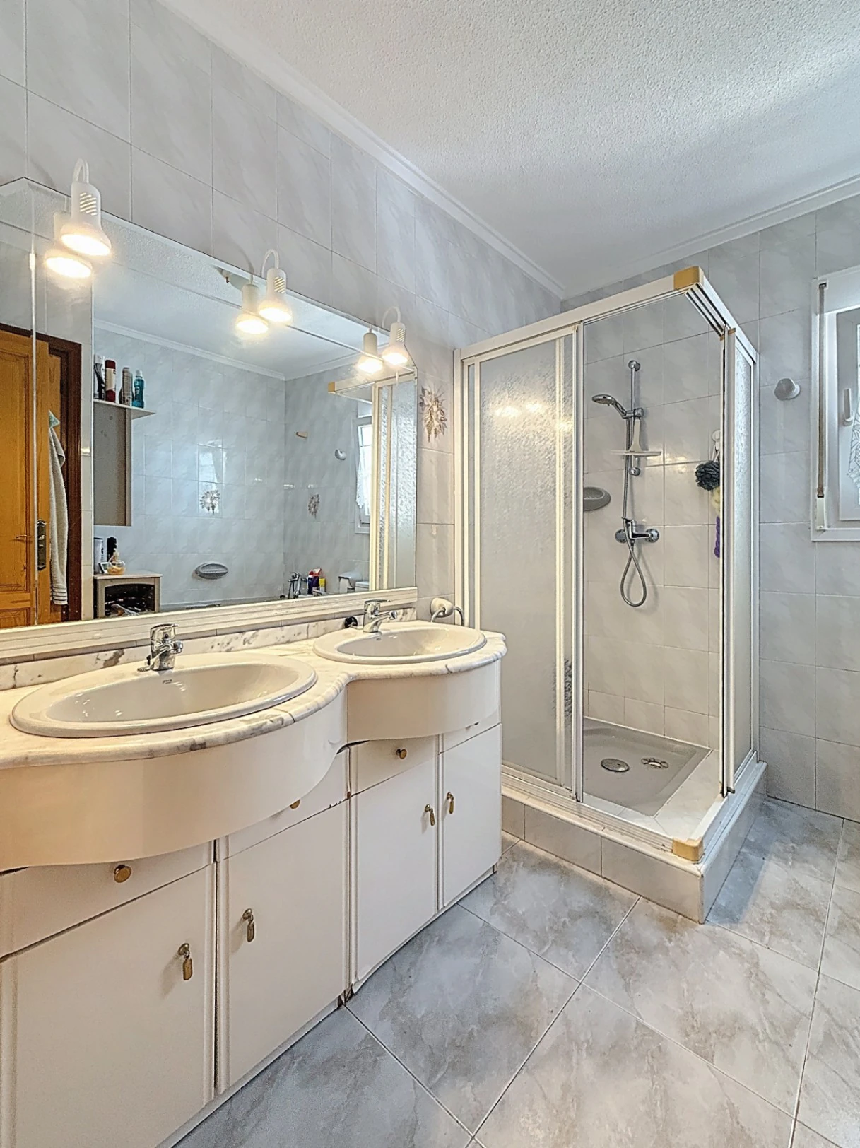 3-bedrooms, 3 bathroom sea view villa overlooking the natural park in Cumbre del Sol