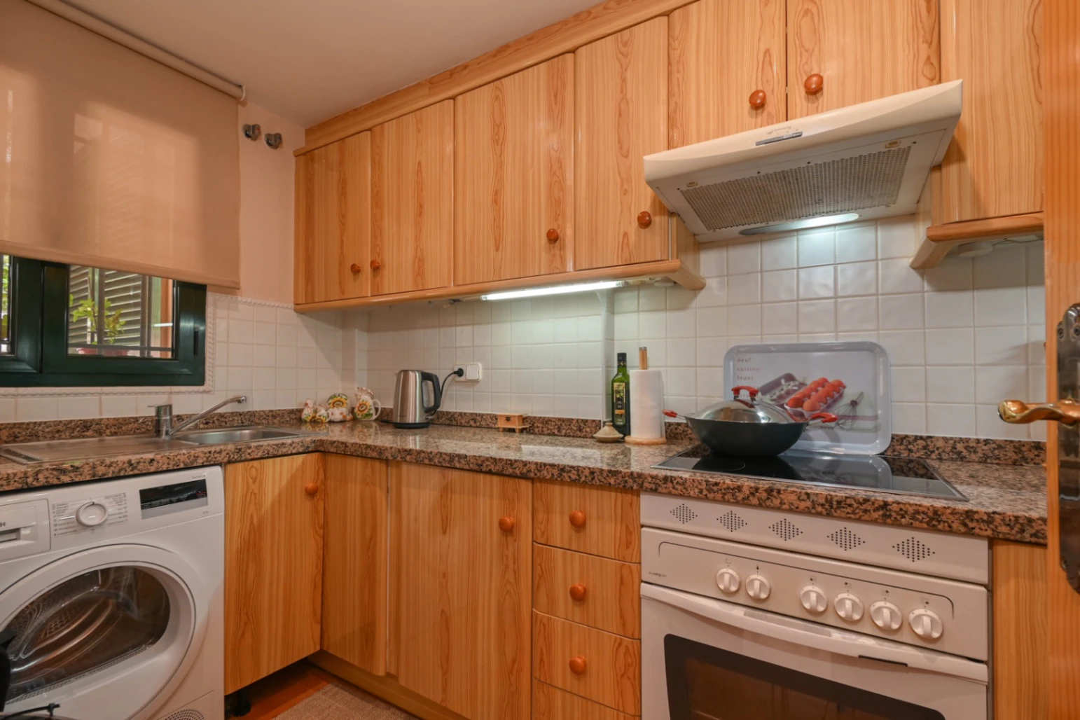 3 HABITACIONES, 2 BAÑOS, PISCINA, VISTAS ABIERTAS