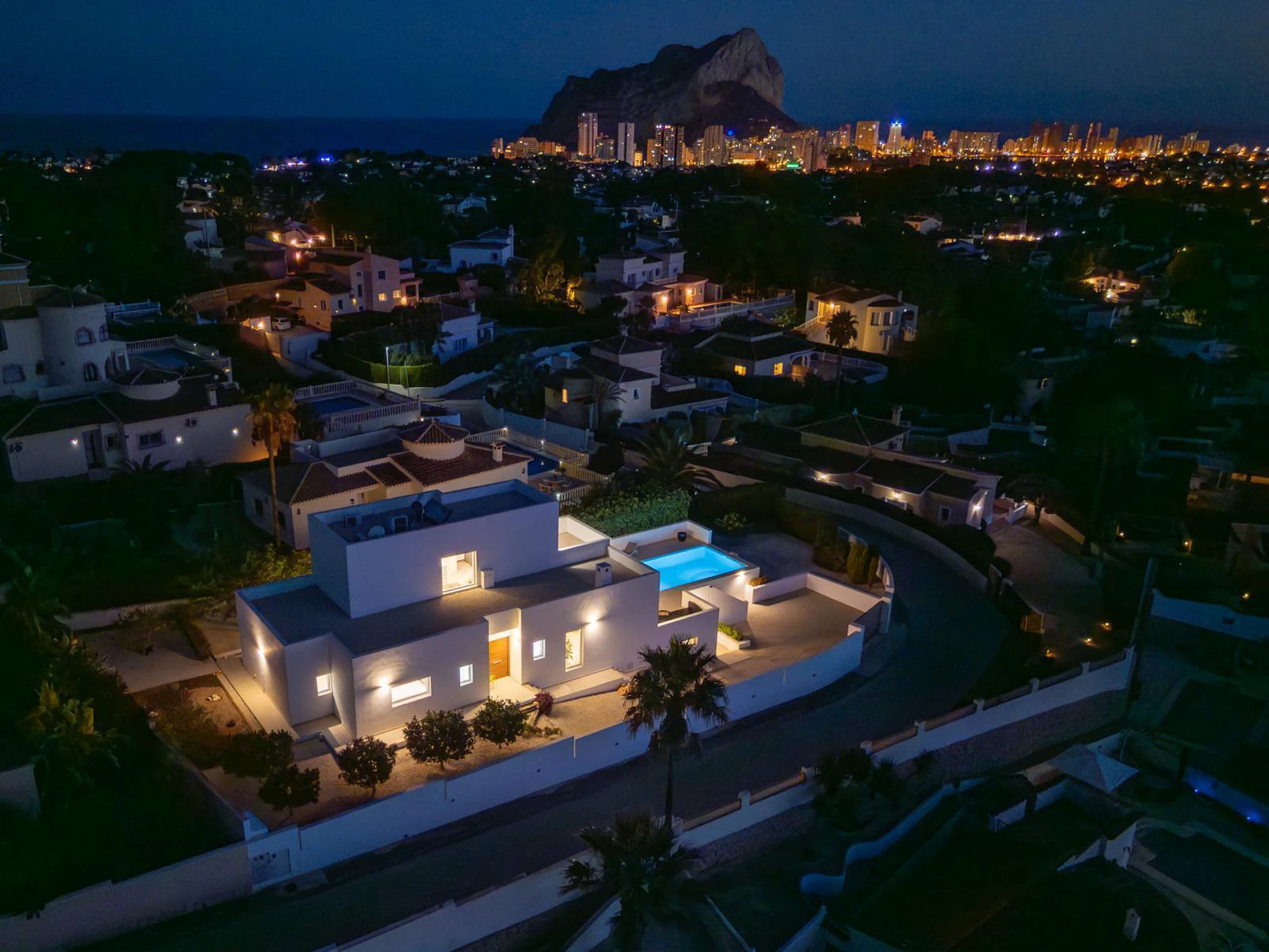 Villa moderna con vistas al mar en venta en Calpe