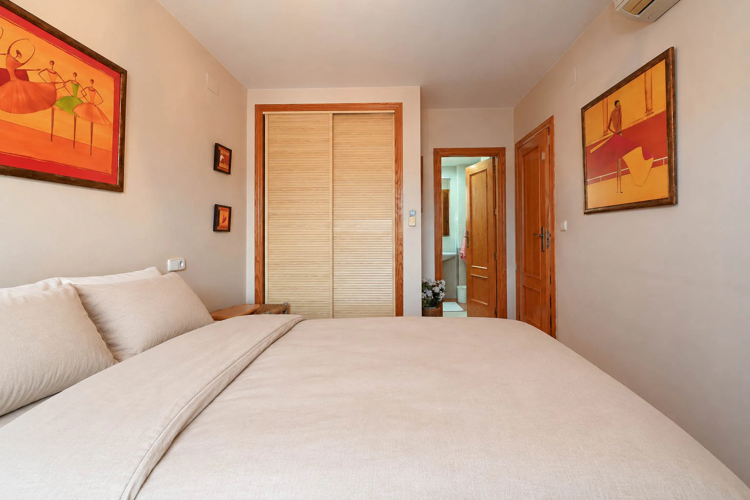 3 HABITACIONES, 2 BAÑOS, PISCINA, VISTAS ABIERTAS