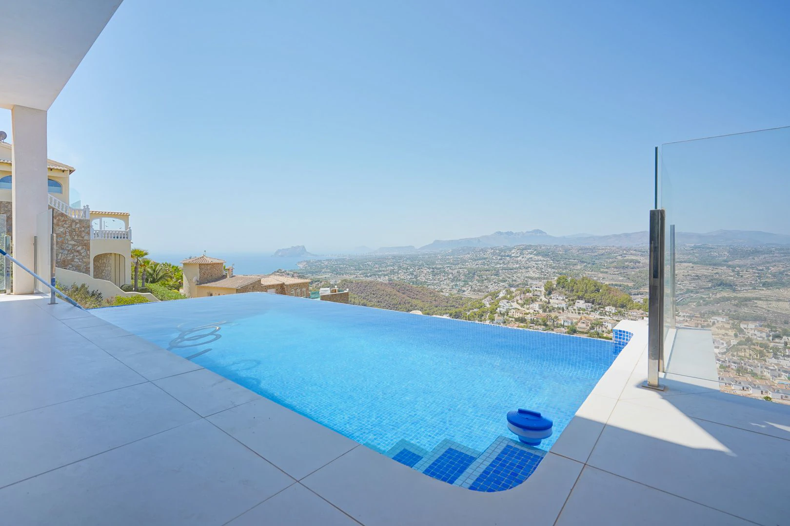 Cumbre del Sol villa de lujo moderno con vistas al mar