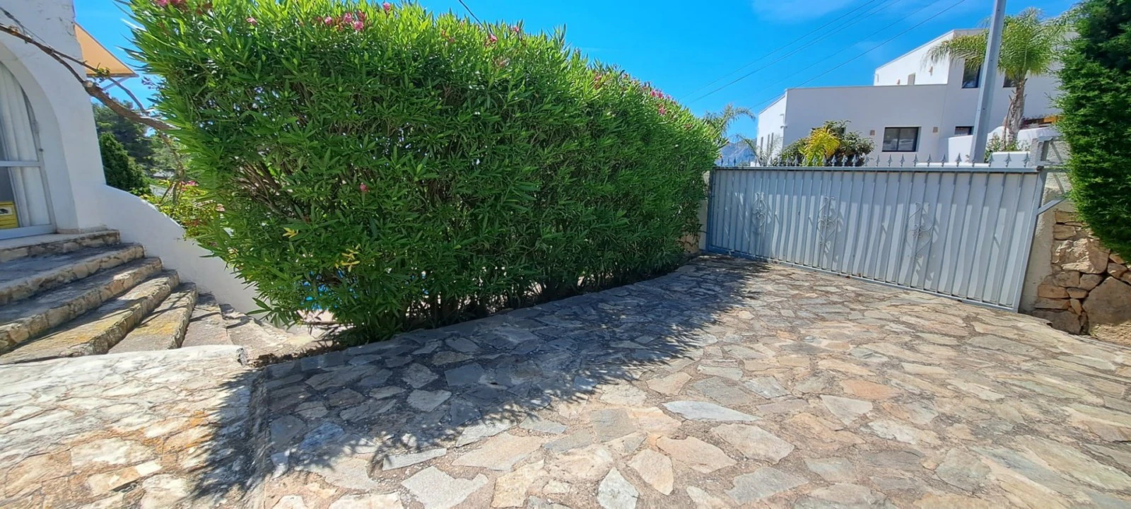 Charming 2-Bedroom Chalet for Sale in Benissa, Alicante