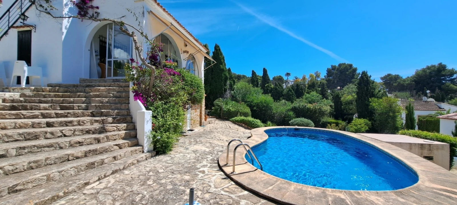 Charming 2-Bedroom Chalet for Sale in Benissa, Alicante