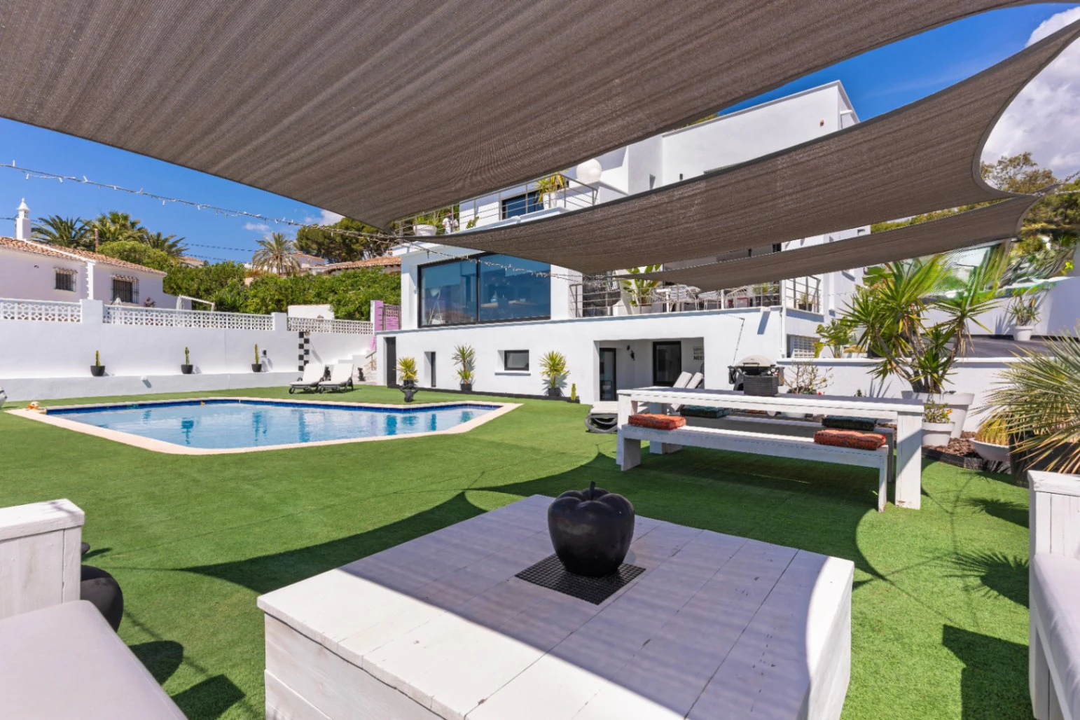 Villa de luxe avec vue sur la mer à vendre à Moraira – emplacement privilégié, piscine privée et tranquillité maximale