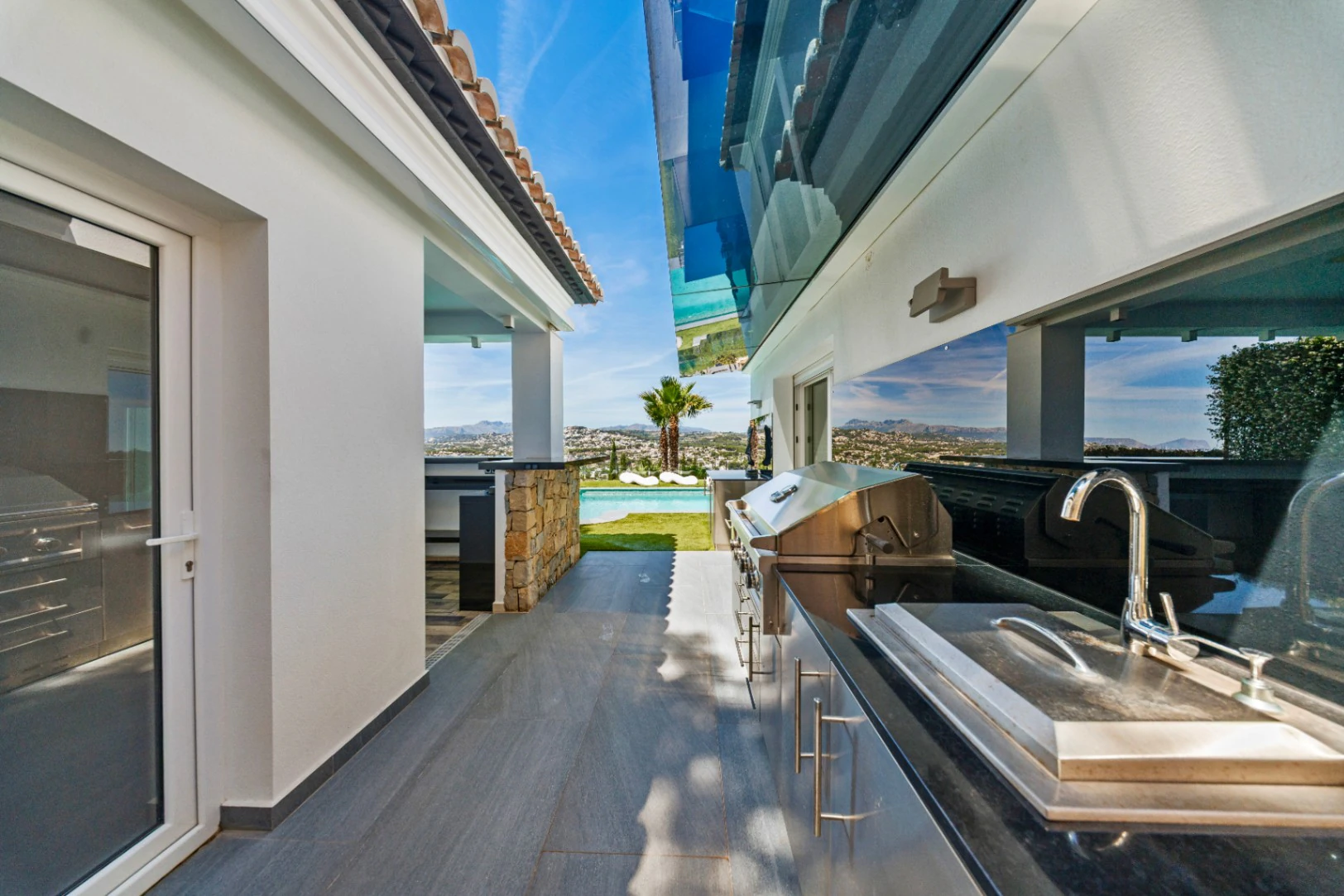 Villa de lujo en Moraira, 5 habitaciones, piscina privada  y vistas al mar y montaña