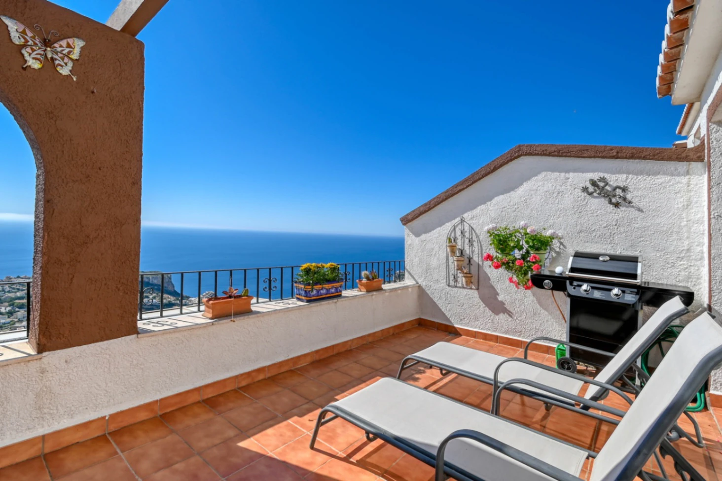 APARTAMENTO EN PUEBLO PANORAMA CON IMPRESIONANTES VISTAS AL MAR. PRIMER PISO