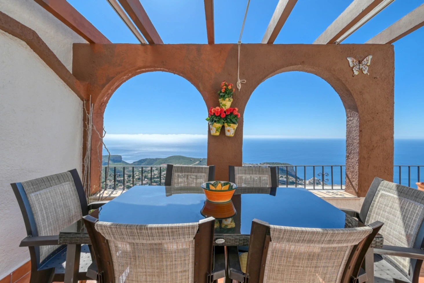 APARTAMENTO EN PUEBLO PANORAMA CON IMPRESIONANTES VISTAS AL MAR. PRIMER PISO
