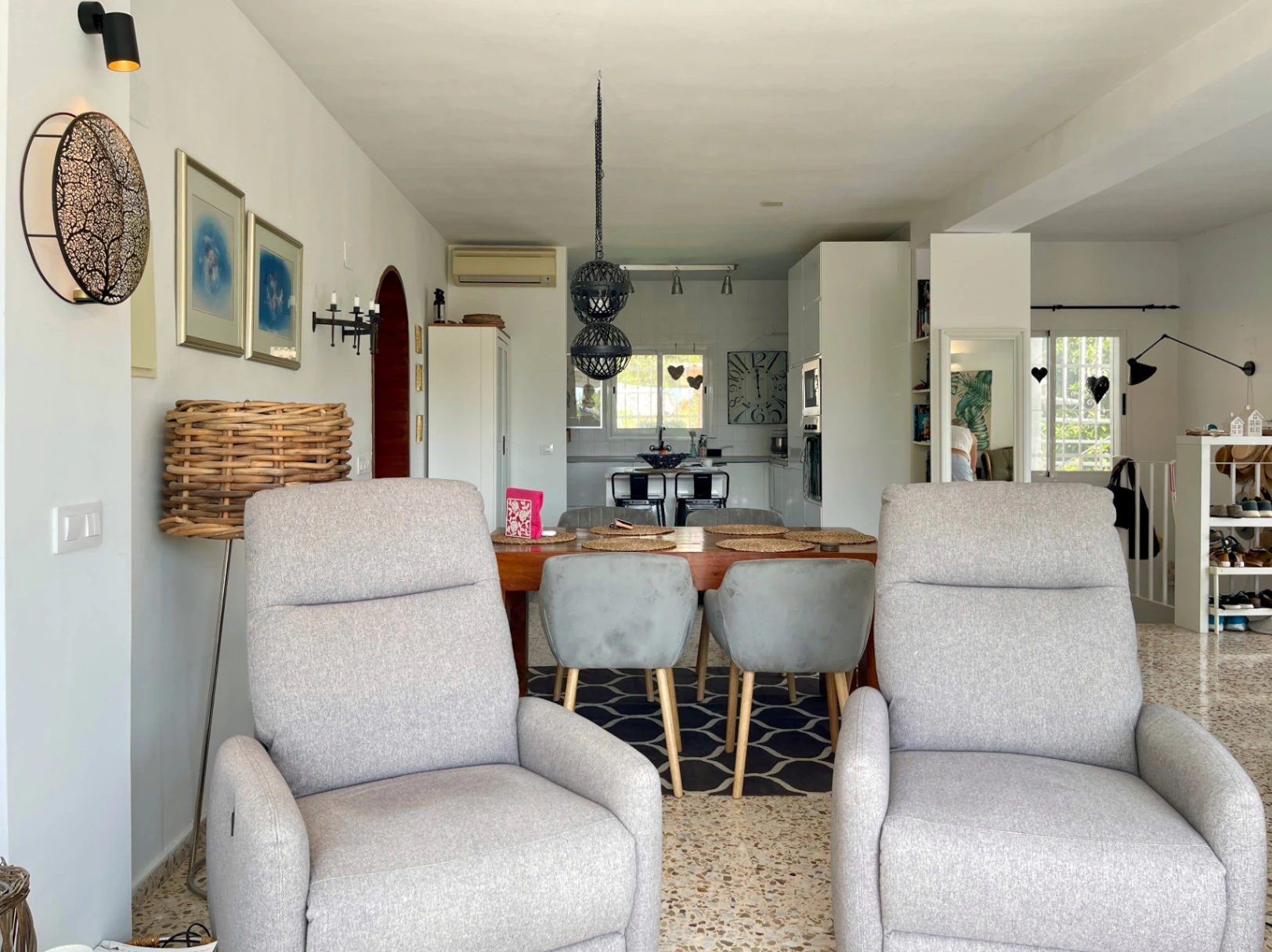 Acogedora villa con piscina privada y vistas abiertas en Benissa