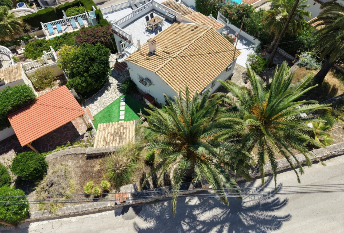 Acogedora villa con piscina privada y vistas abiertas en Benissa