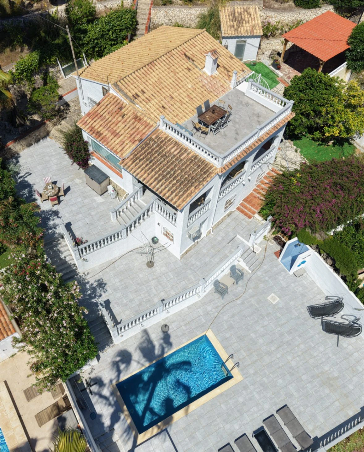 Acogedora villa con piscina privada y vistas abiertas en Benissa