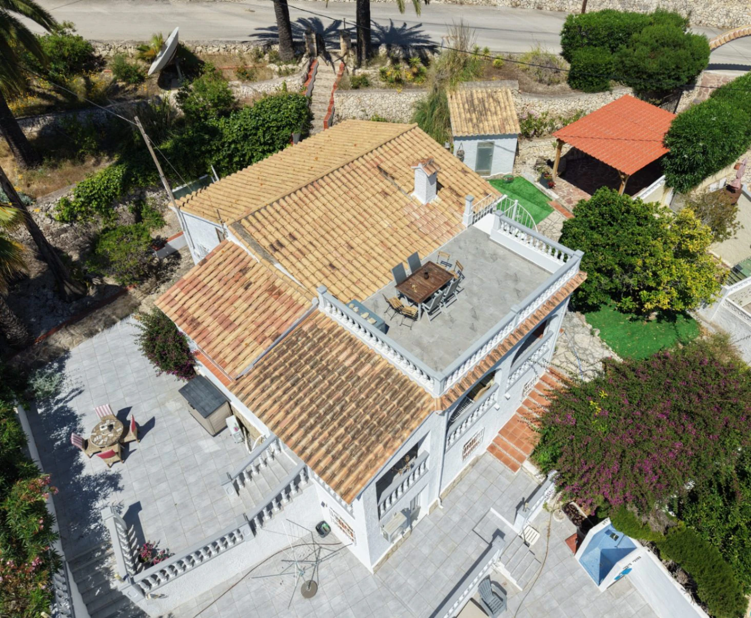 Acogedora villa con piscina privada y vistas abiertas en Benissa