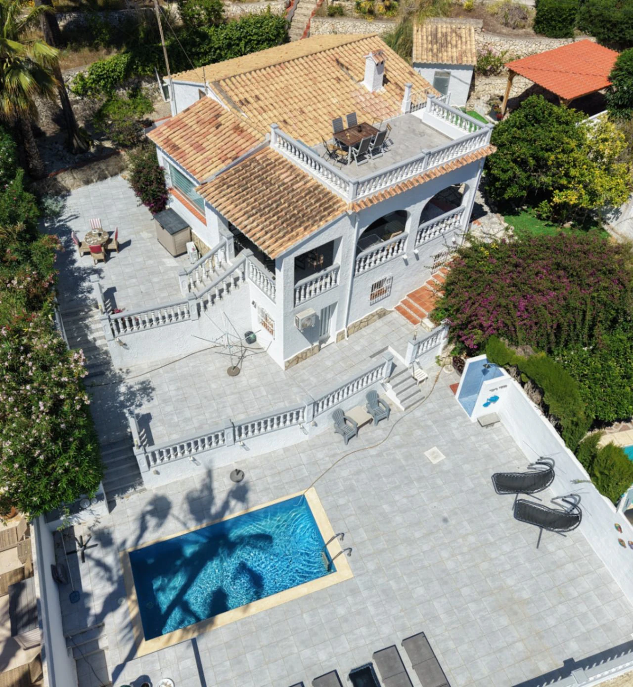 Acogedora villa con piscina privada y vistas abiertas en Benissa