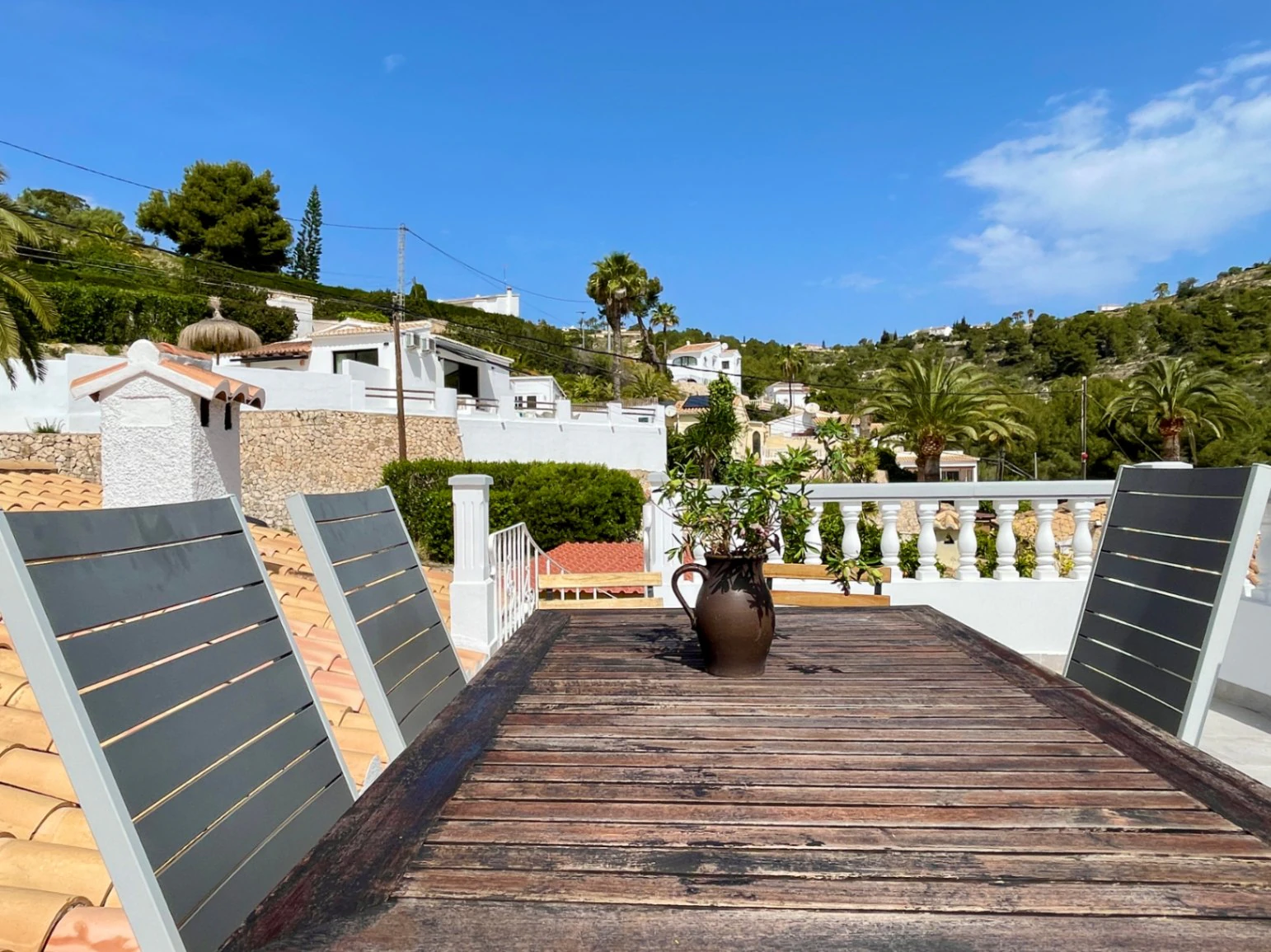 Acogedora villa con piscina privada y vistas abiertas en Benissa