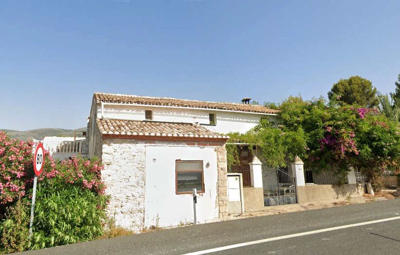 Para reformar: finca en venta en Benissa