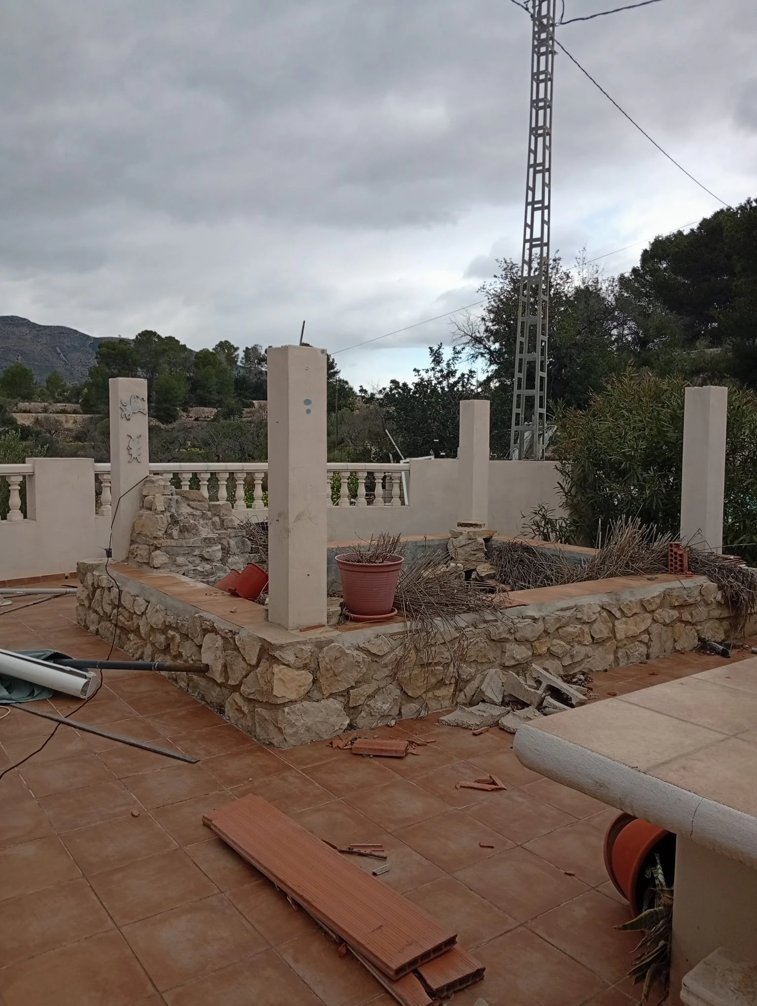 Para reformar: finca en venta en Benissa