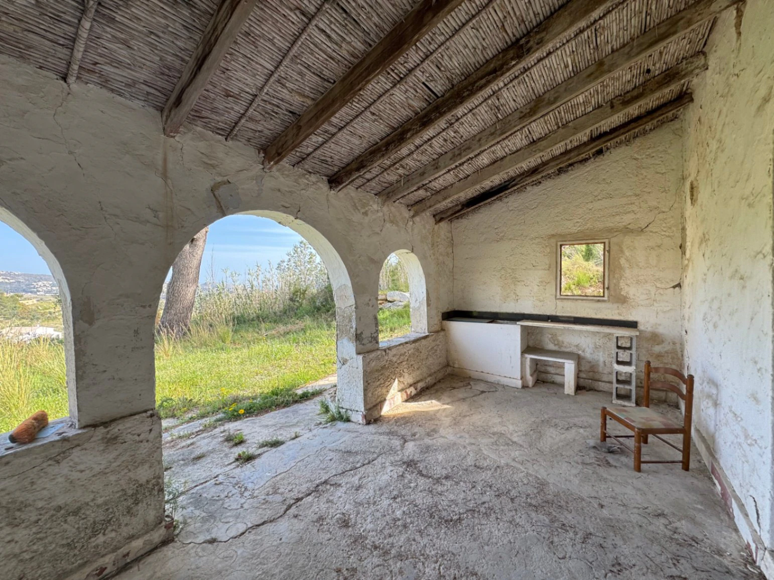 Landhuis met uitzicht op zee in Teulada · Perceel van 7.300 m² met te renoveren huis en veel potentie
