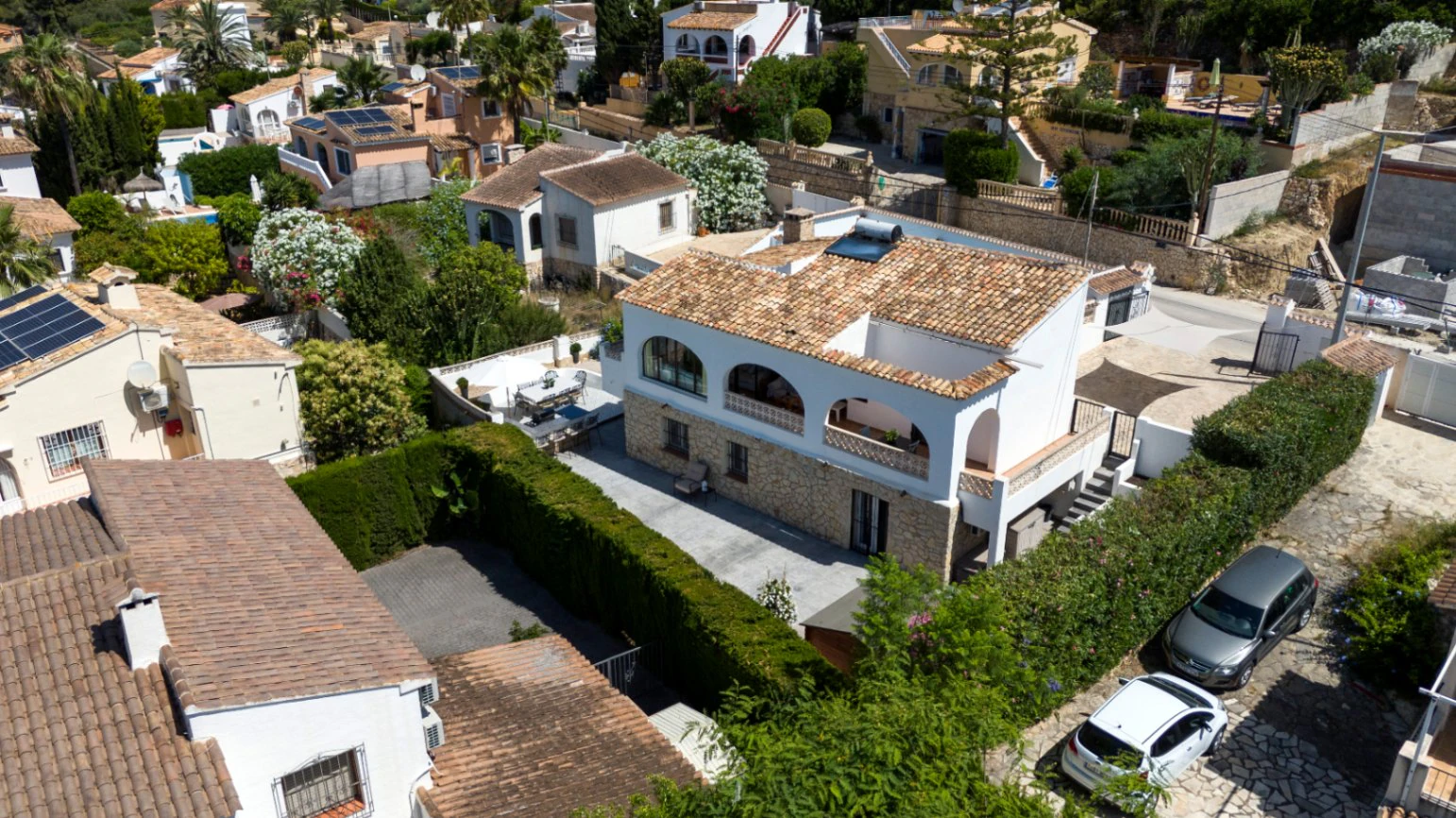 Deels gerenoveerde villa te koop in Benissa Costa