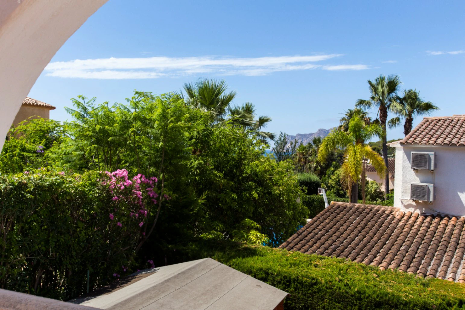 Deels gerenoveerde villa te koop in Benissa Costa