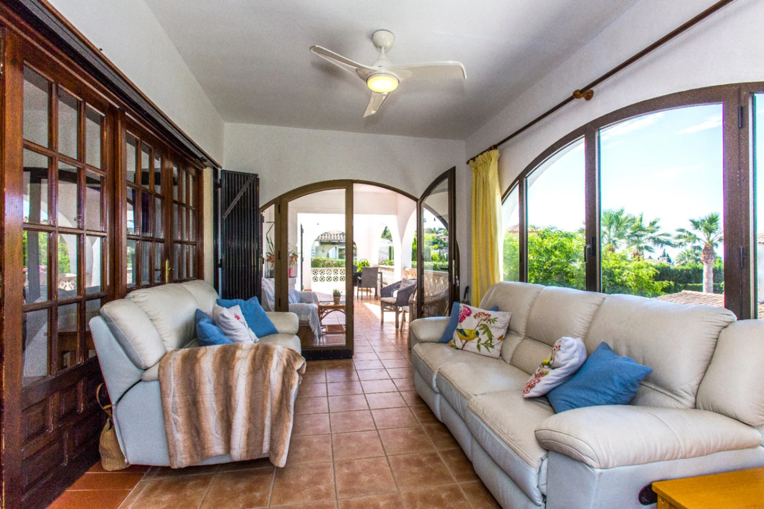 Deels gerenoveerde villa te koop in Benissa Costa
