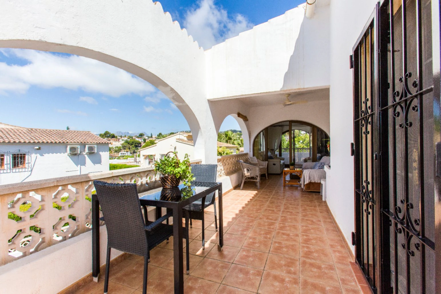 Deels gerenoveerde villa te koop in Benissa Costa