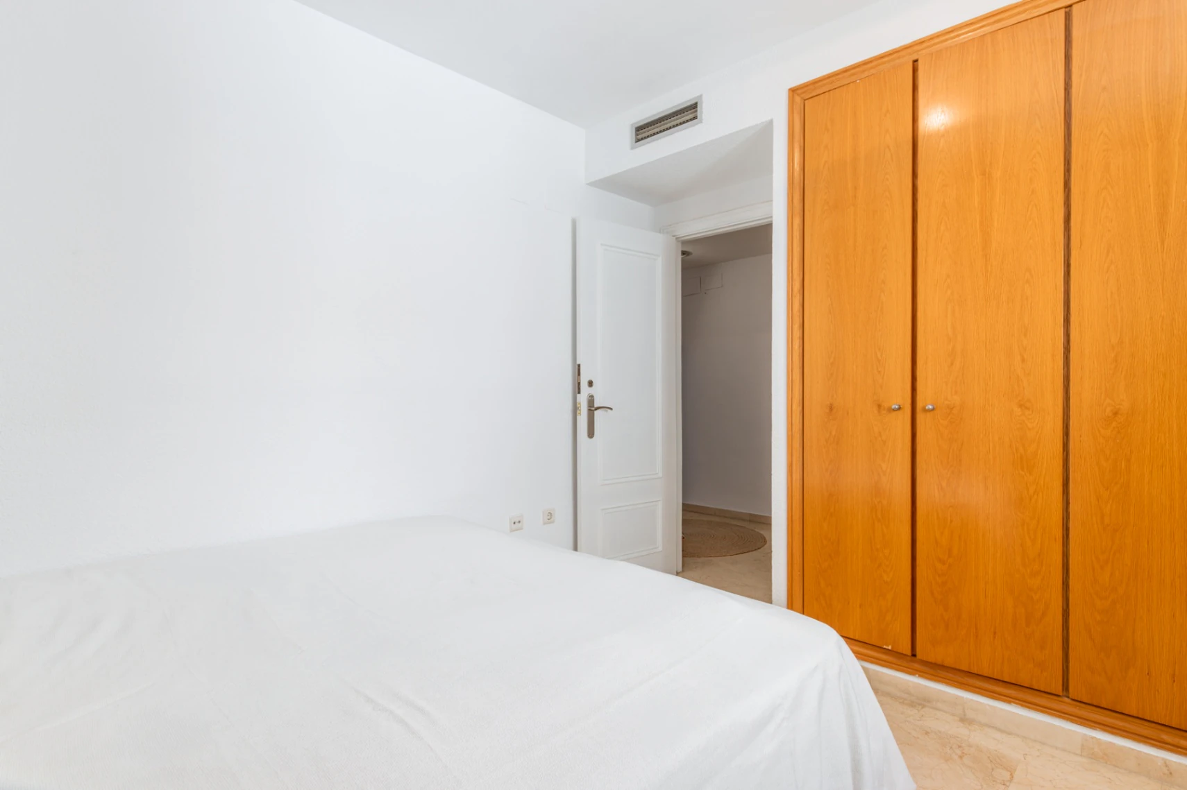 Apartamento con terrazas y vistas al mar en venta en el centro de Moraira