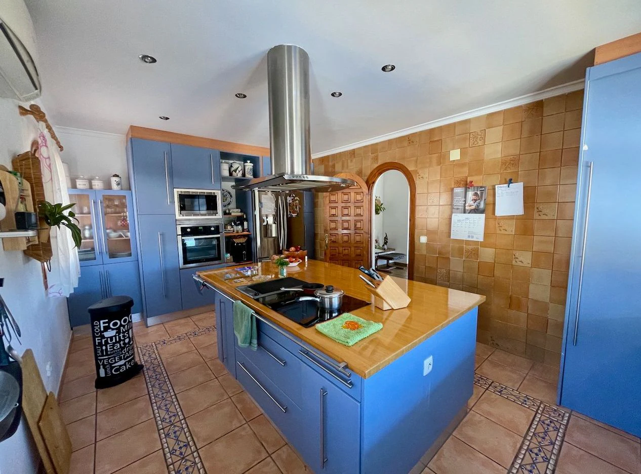 Villa con vistas al mar en venta en Benissa, San Jaime