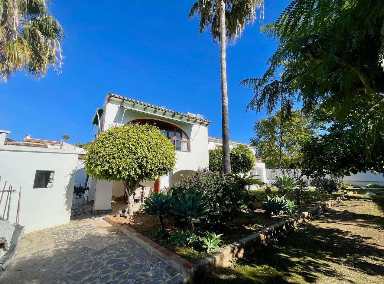 Villa con vistas al mar en venta en Benissa, San Jaime