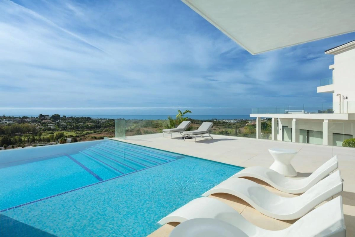 Villa for sale in Benahavís